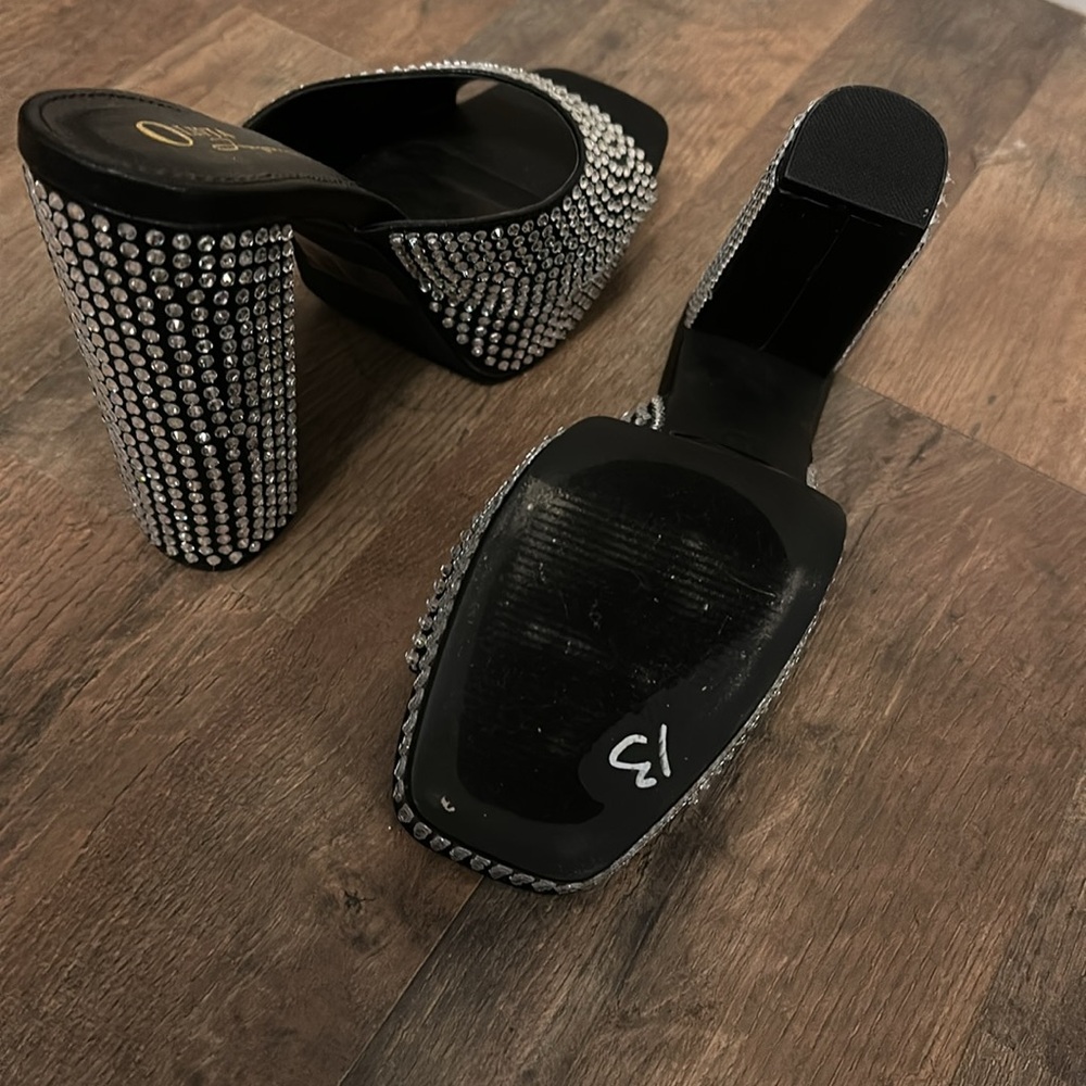 Heels - Picture 4 of 4